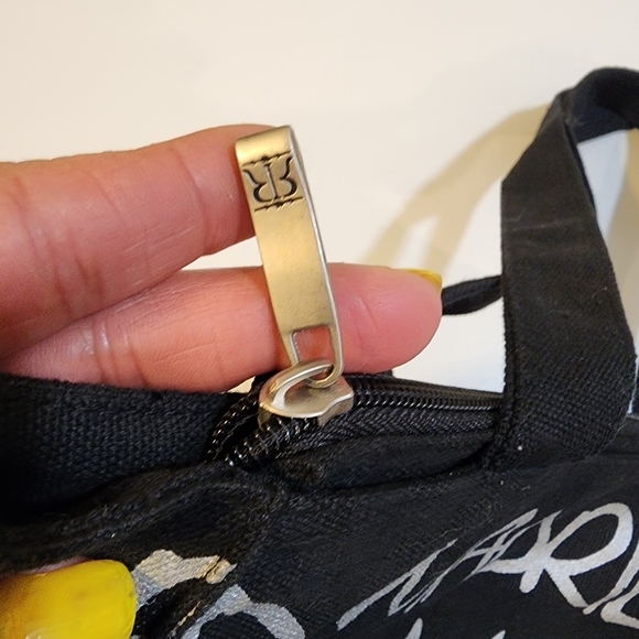 ROBIN RUTH Black Canvas Zip clousere Tote NWT - Picture 10 of 13